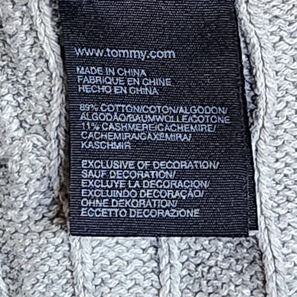 Tommy Hilfiger Womens Elegant Gray Scarf - Picture 8 of 9